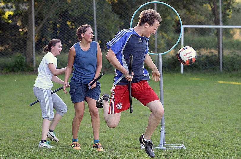 Bilder vom Quidditch-Training in Freiburg. In Frankfurt steht bald die Weltmeisterschaft an.