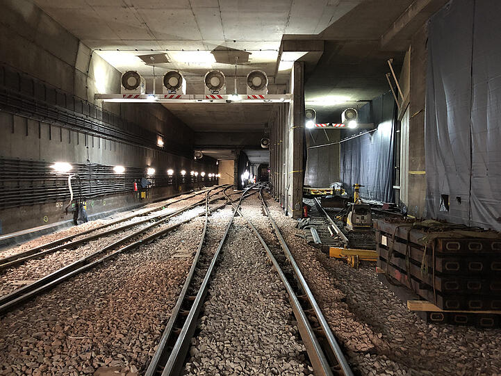Damit Staub und alte Luft abtransportiert werden, ist eine sogenannte Bewetterungsanlage angebracht worden.