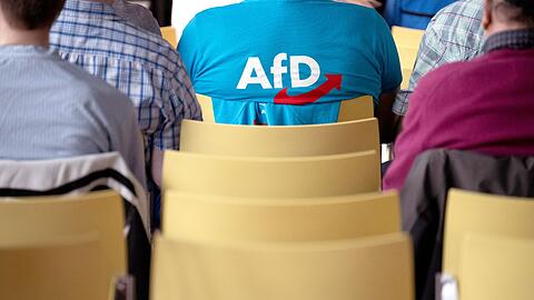 Im ARD-"Deutschlandtrend" hatte die AfD zuletzt bundesweit mit 18 Prozent mit der SPD gleichgezogen.