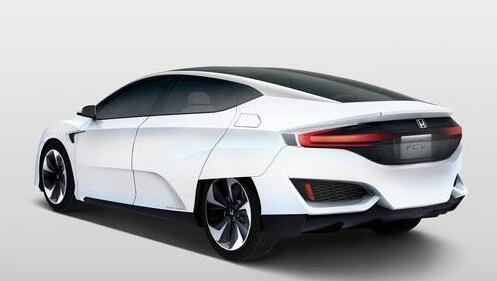 Der Honda FCV Concept schaut aus wie ein getunter Insight, bietet reichlich Platz - und 700 Kilometer Reichweite mit einer Wasserstoff-Tankfüllung. Der Honda FCV Concept schaut aus wie ein getunter Insight, bietet reichlich Platz - und 700 Kilometer Reichweite mit einer Wasserstoff-Tankfüllung.
