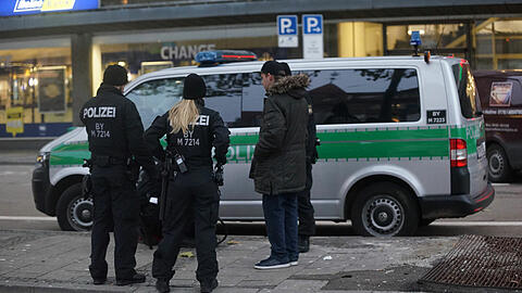 Die Polizei war rund um den Hauptbahnhof verstärkt im Einsatz. Die Bilder der Razzia.