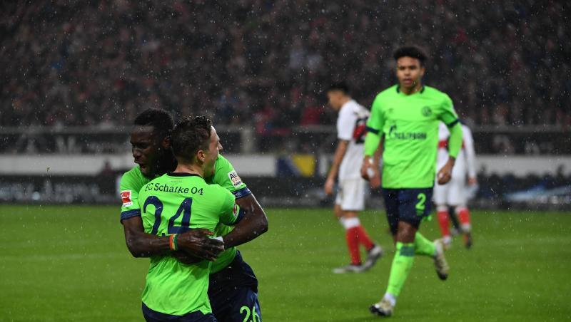Bastian Oczipka (l) und Salif Sané jubeln nach dem Tor zum 2:0 für Schalke. Bastian Oczipka (l) und Salif Sané jubeln nach dem Tor zum 2:0 für Schalke.