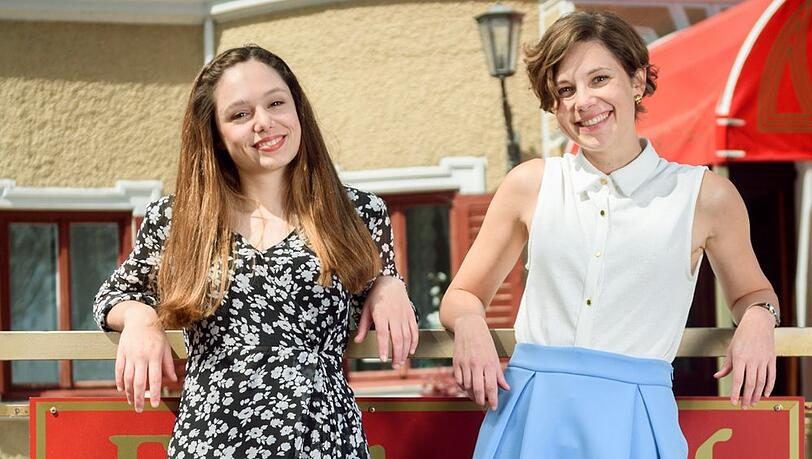 Aylin Ravanyar (l.) als Valentina Saalfeld und Dorothée Neff (r.) als Eleni Schwarzbach sind die Neuen bei "Sturm der Liebe".