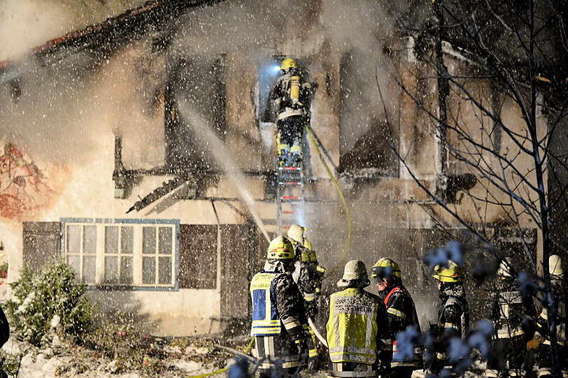 Wohnhausbrand in Unterwössen: Die Bilder vom Einsatz