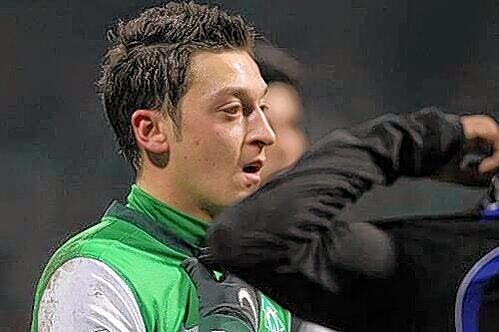 Werder-Star Mesut Özil enttäuschte in Frankfurt.