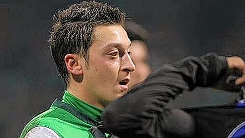 Werder-Star Mesut Özil enttäuschte in Frankfurt.