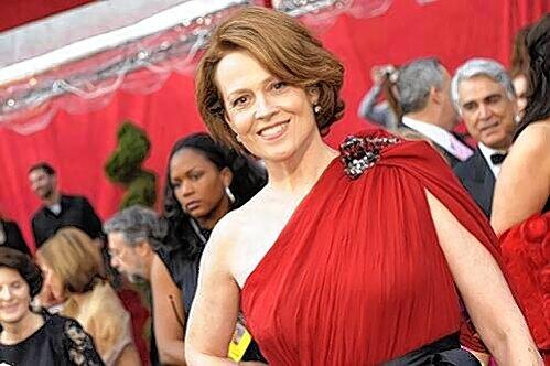 Der Höchstbietenden darf zusammen mit Sigourney Weaver "Avatar" in einer privaten Vorführung sehen.