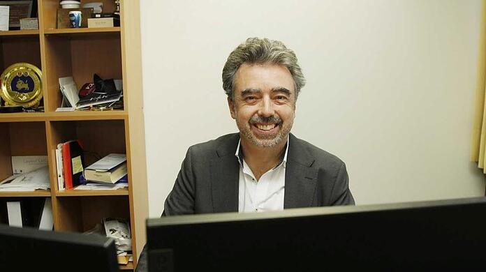 Laurent Lafleur, in seinem Büro im siebten Stock. Seit 2022 leitet er die Pressestelle des Oberlandesgerichts.