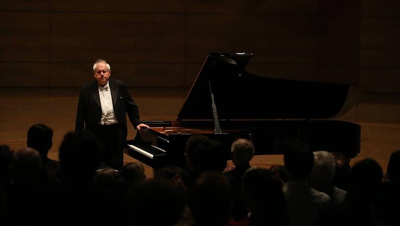 Der fotoscheue Pianist Grigory Sokolov, hier vor 11 Jahren bei einem Auftritt in Essen.