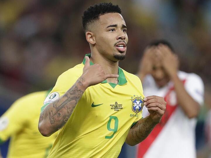 Brasiliens Gabriel Jesus jubelt über seinen Treffer zum 2:1.