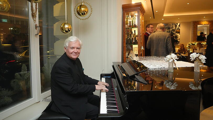 Am Wochenende gibt's Live-Piano zum Afternoon Tea.