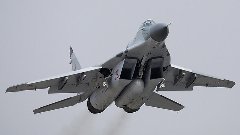 Russische Kampfbomber und Tankflugzeuge sollen vermehrt über Nord- und Ostsee gesichtet worden sein. Russische Kampfbomber und Tankflugzeuge sollen vermehrt über Nord- und Ostsee gesichtet worden sein.