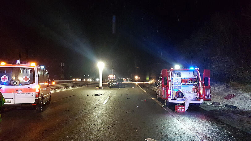 Bei dem Unfall auf der A9 kan eine 14-Jährige ums Leben.