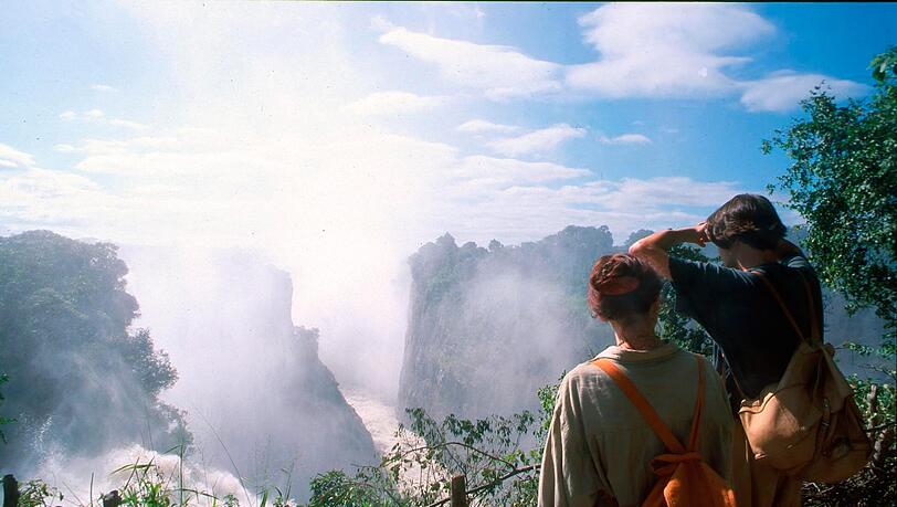 Blick auf die Victoria Falls in Zimbabwe Blick auf die Victoria Falls in Zimbabwe