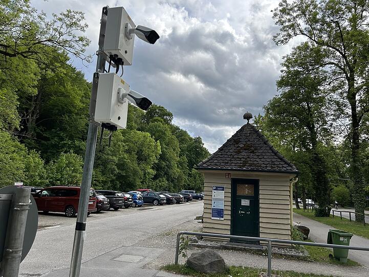 Das sind die Kameras, die alle Kennzeichen erfassen.