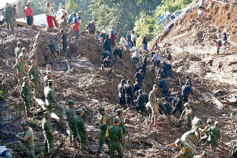 Als Hurricanes im September und Oktober 2013 über Mexico hinweg fegten, hinterließen sie ein Bild des Grauens.
