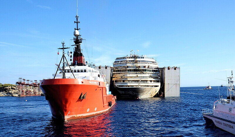 Die Costa Concordia verlässt endlich Giglio - Die Bilder von der letzten Reise zum Abwracken.