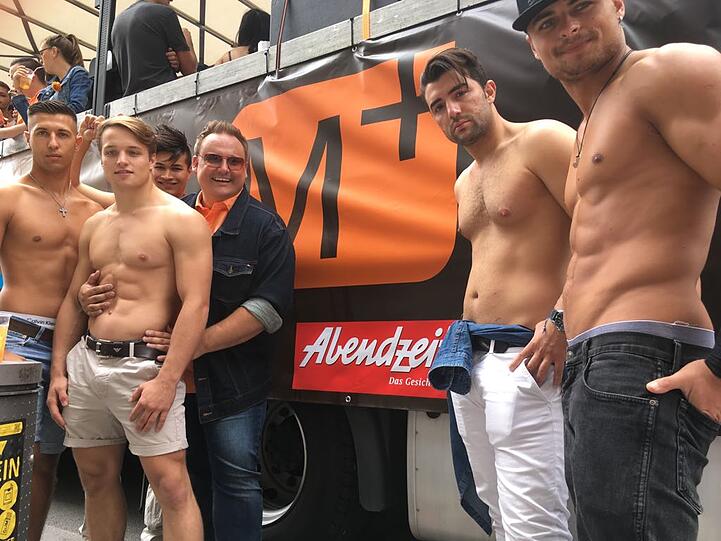 Die Bilder vom CSD auf dem Marienplatz und der Parade.