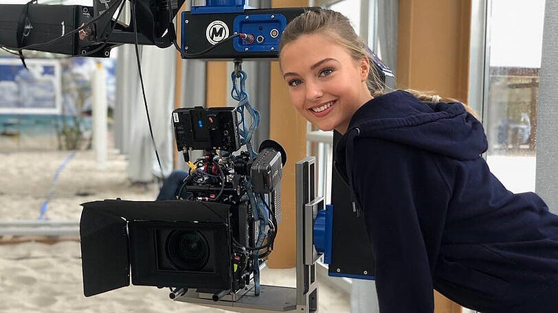 Lilly Krug am Set der ZDF-Produktion "Gipfelstürmer - Das Berginternat"