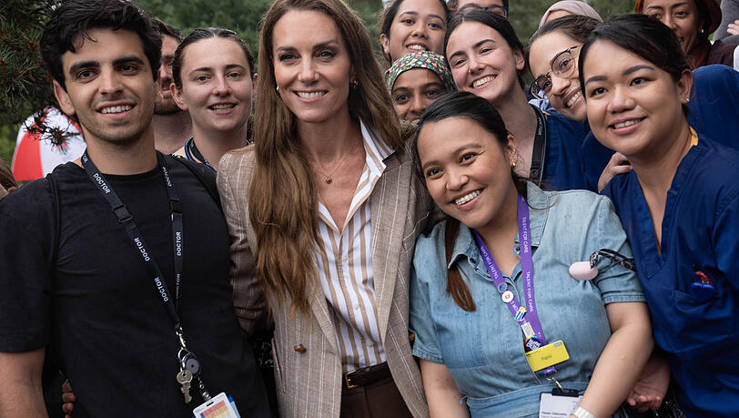 Prinzessin Kate strahlt in Essex für Royal-Fans. Doch hinter ihr liegen nervenaufreibende Monate. Prinzessin Kate strahlt in Essex für Royal-Fans. Doch hinter ihr liegen nervenaufreibende Monate.