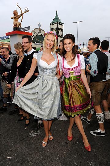 Kare und Dresscoded: Promis feiern in in Hochreiter`s Haxenbraterei auf der Wiesn 2013