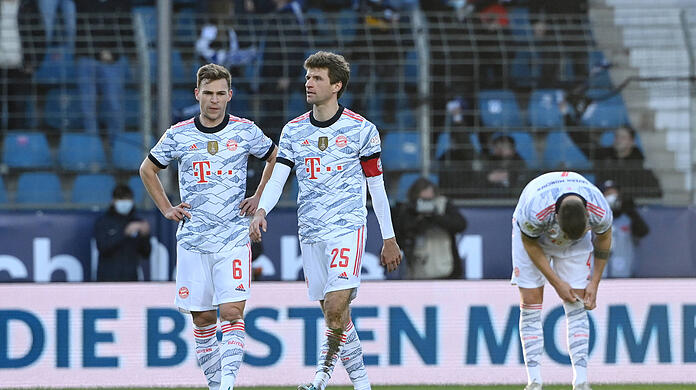 Joshua Kimmich und Thomas Müller sind  sichtlich bedient.