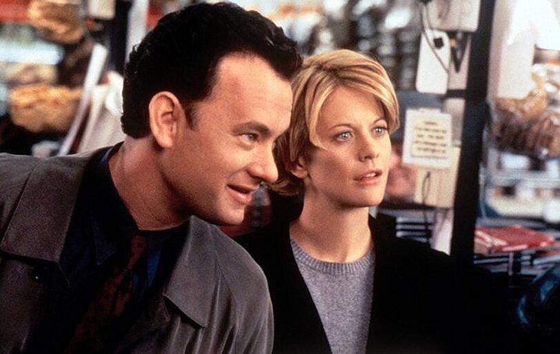 Rein geschäftlich betrachtet sind sich die Buchhändlerin Kathleen Kelly (Meg Ryan) und der Buchgroßhändler Joe Fox (Tom Hanks) spinnefeind. Rein geschäftlich betrachtet sind sich die Buchhändlerin Kathleen Kelly (Meg Ryan) und der Buchgroßhändler Joe Fox (Tom Hanks) spinnefeind.