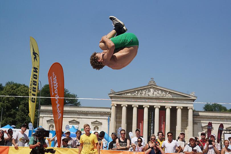 Am Königsplatz war beim Sportfestival trotz Hitze 'Action angesagt. Foto: Daniel von Loeper