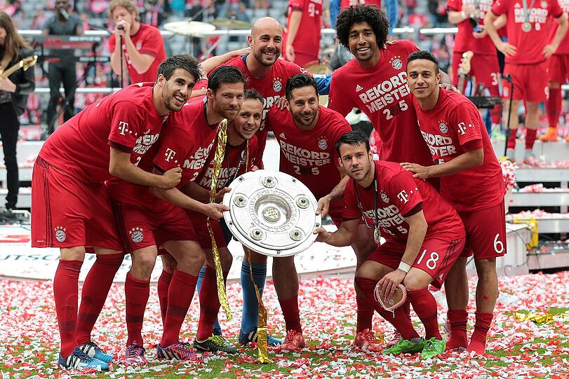 Konfetti, Bierduschen und Meisterschale: Die besten Bilder von der Bayern-Party aus der Allianz Arena!