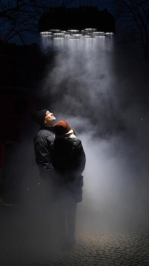 Gute Laune tanken in der tristen Zeit: Bilder von der Lichtdusche am Gasteig.
