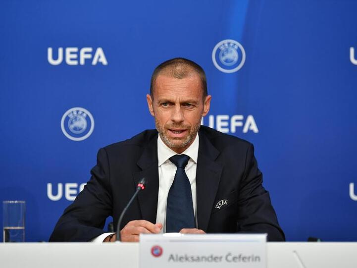UEFA-Präsident Aleksander Ceferin spricht bei einer Pressekonferenz. Foto: Harold Cunningham/UEFA über Getty Images/dpa