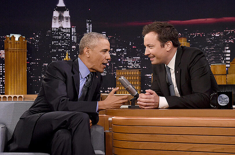 In Anspielung auf Trumps TV-Karriere sagte Obama (l) zu Moderator Jimmy Fallon: "Das hier ist ein ernsthafter Job und nicht Reality TV."