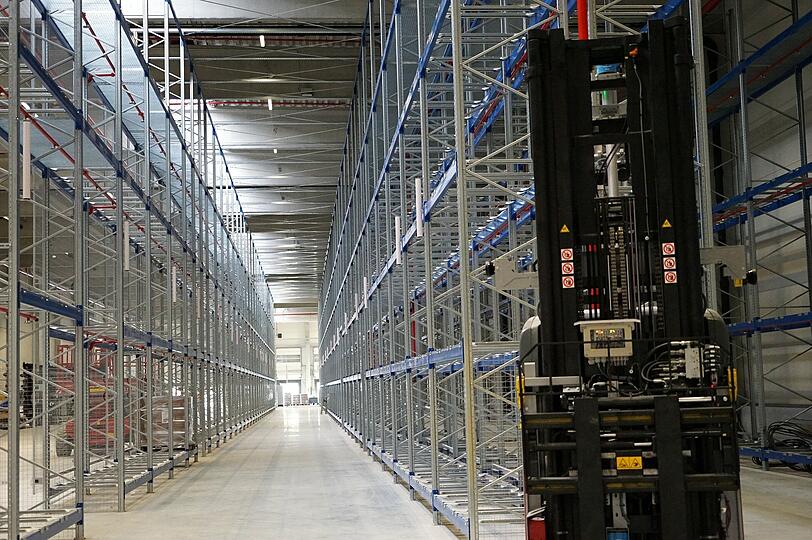 Noch ist sie fast leer. Die gigantische Logistikhalle.