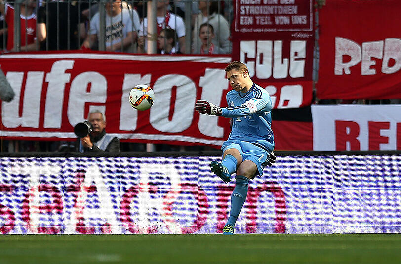 Manuel Neuer: Note 3. Stark gegen Hahn, als er dessen Kopfball aus dem linken Eck kratzte (17.). Sonst kaum gefordert - ehe Hahns Rechtsknaller zum 1:1 einschlug (72.). Da war Neuer ohne Chance.
