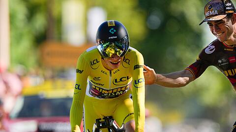 Dem Dänen Jonas Vingegaard genügte im Einzelzeitfahren Platz zwei, um das Gelbe Trikot zu verteidigen.