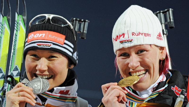 Kati Wilhelm (r) und Simone Hauswald sind die besten Sprinterinnen. Kati Wilhelm (r) und Simone Hauswald sind die besten Sprinterinnen.
