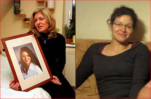 Simone Michalk mit dem gerahmten Foto ihrer Tochter Katrin. An Weihnachten hat die 31-Jährige ihre Eltern das letzte Mal besucht. Dabei entstand der Schnappschuss (rechts) auf dem Wohnzimmersofa.