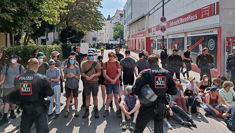 Die Polizei konnte die Hausbesetzung in der Bavariastraße beenden. Die Polizei konnte die Hausbesetzung in der Bavariastraße beenden.