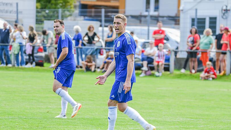 Nils Petersen trägt das Trikot von Oberried. (Archivbild) Nils Petersen trägt das Trikot von Oberried. (Archivbild)