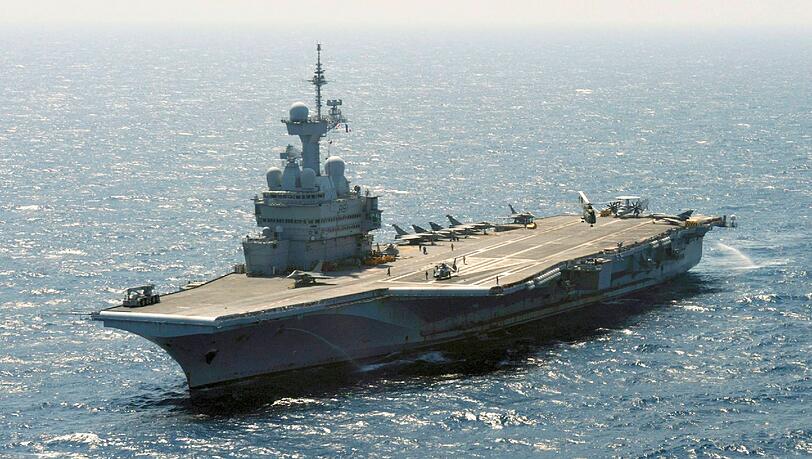 Gegen IS: Der Flugzeugträger Charles-de-Gaulle könnte gegen ISIS im Irak eingreifen. Gegen IS: Der Flugzeugträger Charles-de-Gaulle könnte gegen ISIS im Irak eingreifen.