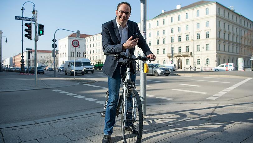 Der Projektleiter der Smartphone-App „SiBike“ Michael Düsterwald will Radeln durch die Stadt schneller machen. Der Projektleiter der Smartphone-App „SiBike“ Michael Düsterwald will Radeln durch die Stadt schneller machen.