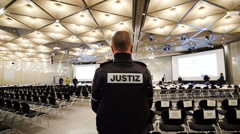 28.10.2017: Besichtigung des Verhandlungssaals für den bevorstehenden Loveparade Prozess. Der Prozess vor der 6. Großen Strafkammer des Duisburger Landgerichts findet im Düsseldorfer Congress Center (CCD-Ost) mit dem ersten Verhandlungstermin am 8. Dezember 2017 statt.