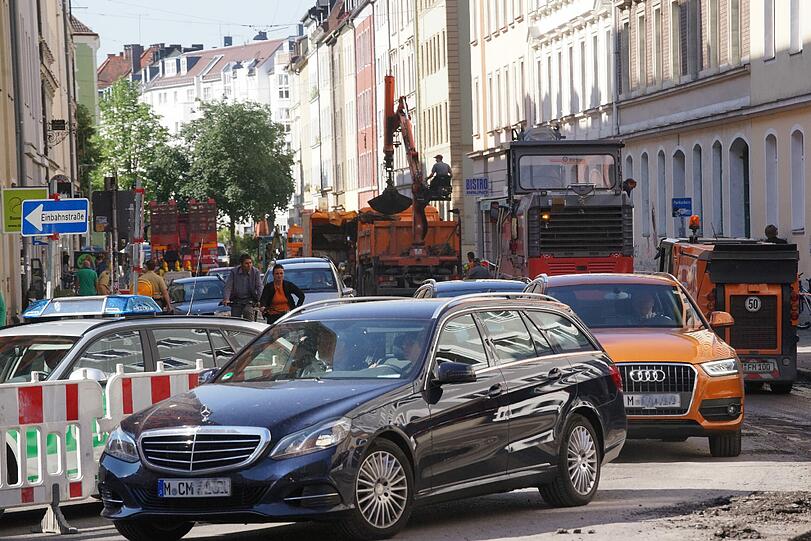 Die Stadt versichert, man habe die Halteverbotsschilder rechtzeitig aufgestellt.