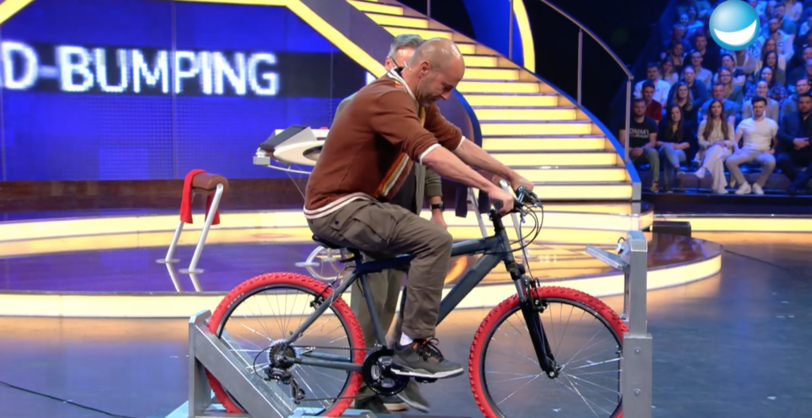 Verletzte anscheinend beim Fahrradfahren: Mehmet Scholl