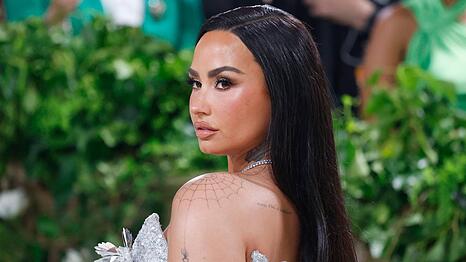 Demi Lovato zeigt einen ersten Vorgeschmack auf ihr neues Album.