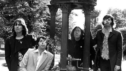 George Harrison, Paul McCartney, John Lennon und Ringo Starr (v.l.) haben die Gesellschaft verändert. Das wird jetzt akademisch belegt. George Harrison, Paul McCartney, John Lennon und Ringo Starr (v.l.) haben die Gesellschaft verändert. Das wird jetzt akademisch belegt.