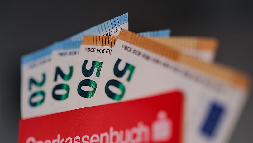 Die Deutschen sind berühmt für ihre Sparsamkeit. Anleger in anderen Ländern machen aber mehr aus ihrem Geld. (Symbolbild)