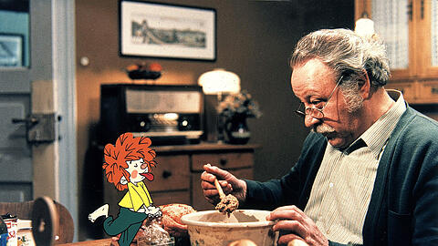Schauspieler Gustl Bayrhammer und der kleine Kobold Pumuckl (links) in einer Szene aus "Meister Eder und sein Pumuckl" (undatierte Filmszene).
