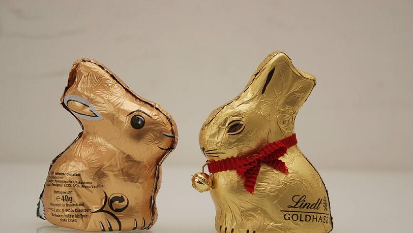 Um diese beiden Figuren geht der Streit: Nun ist der fränkische Schoko-Hase (l.) aus den Akten verschwunden. Um diese beiden Figuren geht der Streit: Nun ist der fränkische Schoko-Hase (l.) aus den Akten verschwunden.