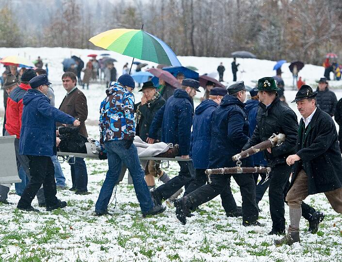 Unfall bei der traditionellen Leonhardifahrt in Bad Tölz.